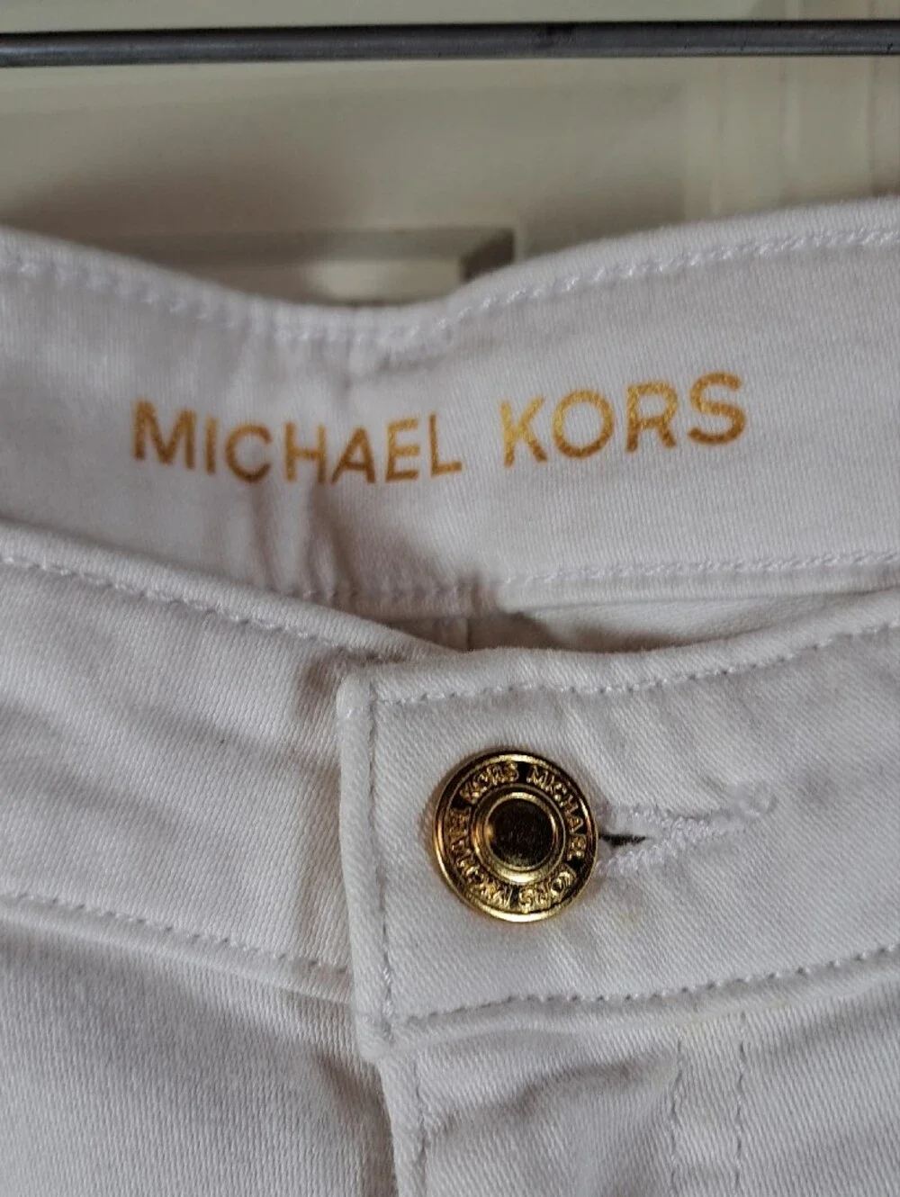 Michael Kors White Skinny Jeans with Gold-Tone Accents